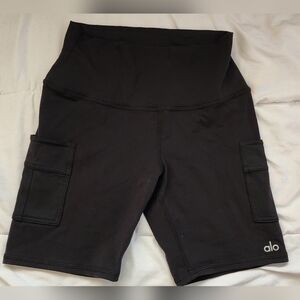 Alo Yoga 7" High-Waist Cargo Biker Short